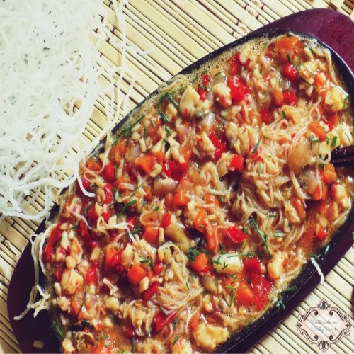 Hormigas suben al árbol